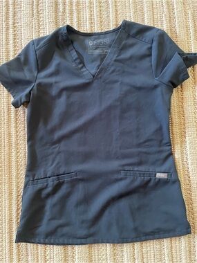 Figs xxs scrub top